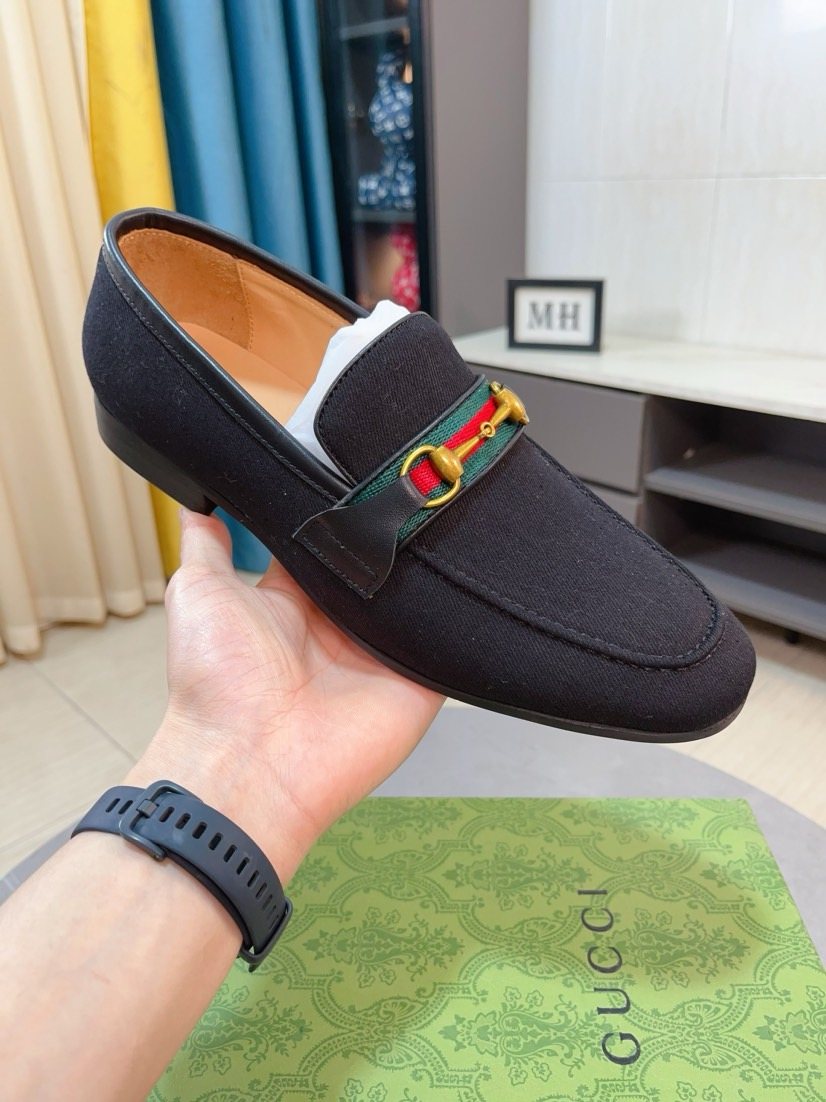 Gucci Horsebit Detail Loafers